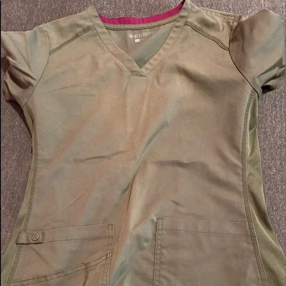 SCRUBS - Picture 11 of 16